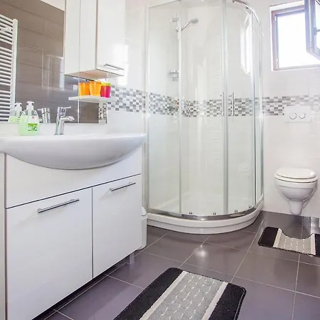 Milena Apartman Frata