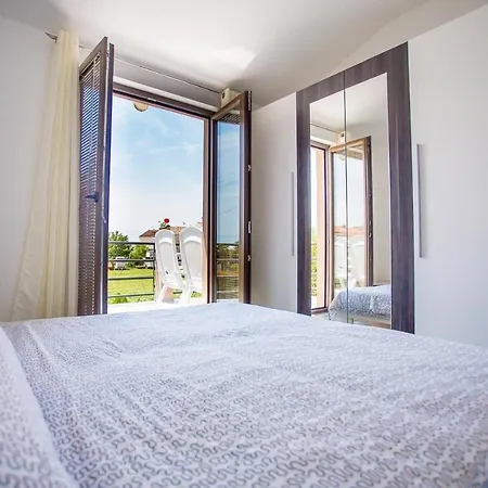 Apartment Milena Frata