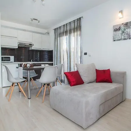 Milena Apartment Frata